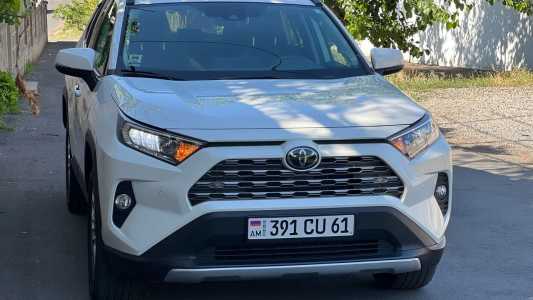 Toyota RAV4, Бензин, 2019