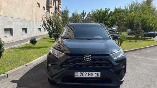 Toyota RAV4, Бензин, 2019