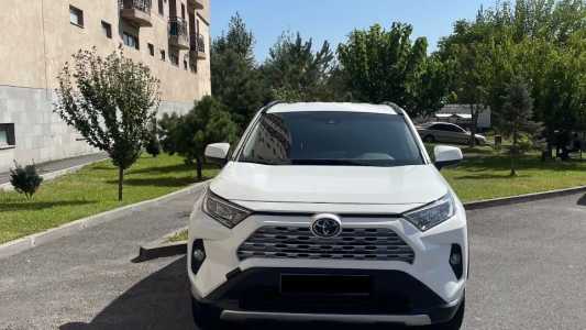 Toyota RAV4, Бензин, 2019