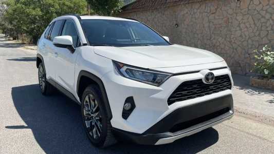 Toyota RAV4, Бензин, 2019