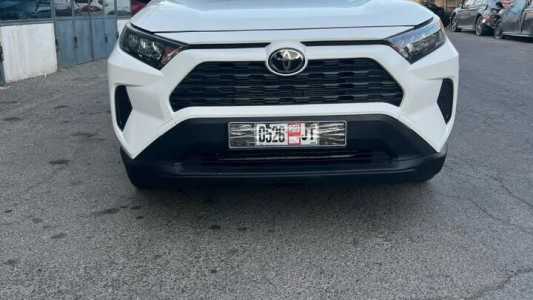 Toyota RAV4, Бензин, 2019