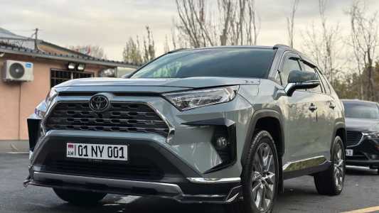 Toyota RAV4, Бензин, 2019