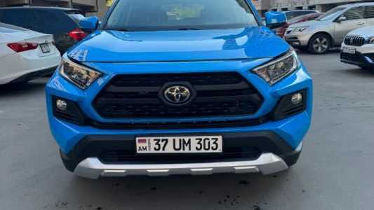 Toyota RAV4, Бензин, 2019