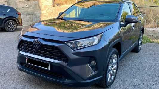 Toyota RAV4, Бензин, 2019