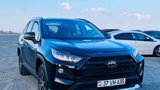 Toyota RAV4, Бензин, 2019