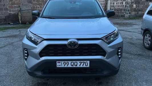 Toyota RAV4, Бензин, 2019