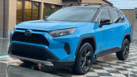 Toyota RAV4, Бензин, 2019