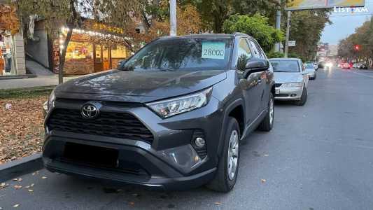 Toyota RAV4, Бензин, 2019