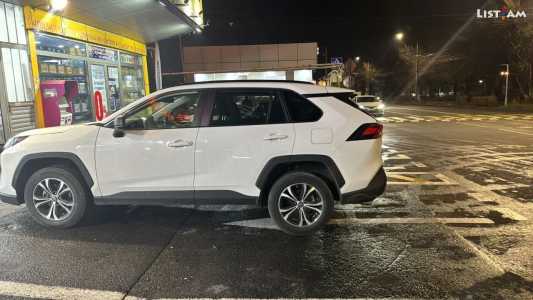 Toyota RAV4, Бензин, 2019