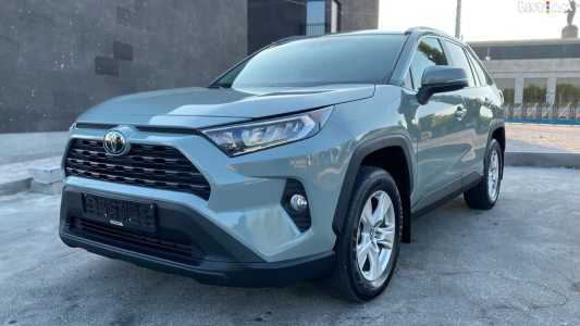 Toyota RAV4, Бензин, 2020