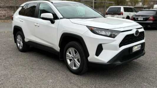 Toyota RAV4, Бензин, 2020