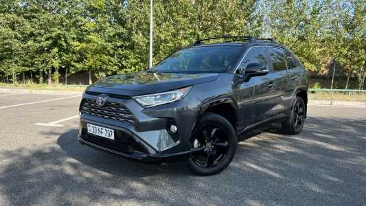 Toyota RAV4, Бензин, 2020