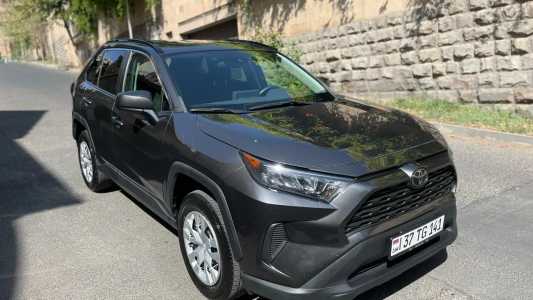 Toyota RAV4, Бензин, 2020