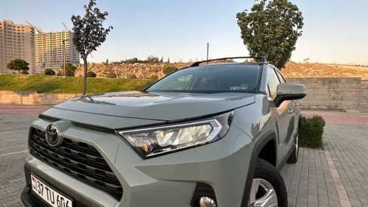 Toyota RAV4, Бензин, 2021