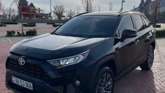 Toyota RAV4, Бензин, 2021