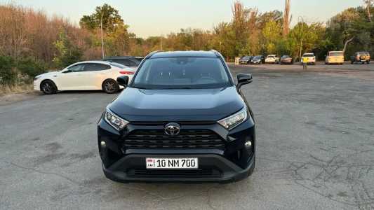 Toyota RAV4, Бензин, 2021