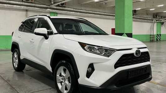 Toyota RAV4, Бензин, 2021