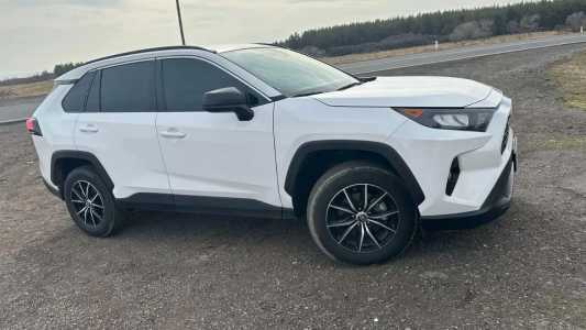 Toyota RAV4, Бензин, 2021