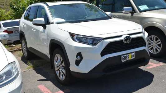 Toyota RAV4, Бензин, 2021