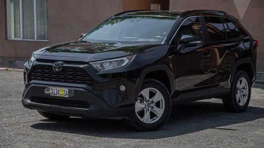 Toyota RAV4, Бензин, 2021