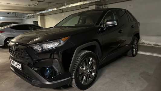 Toyota RAV4, Бензин, 2022