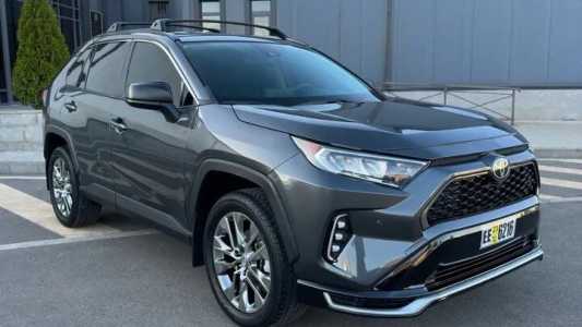 Toyota RAV4, Бензин, 2022