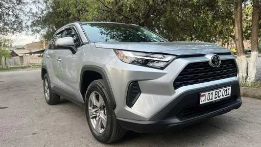 Toyota RAV4, Бензин, 2022