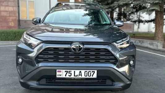 Toyota RAV4, Бензин, 2023