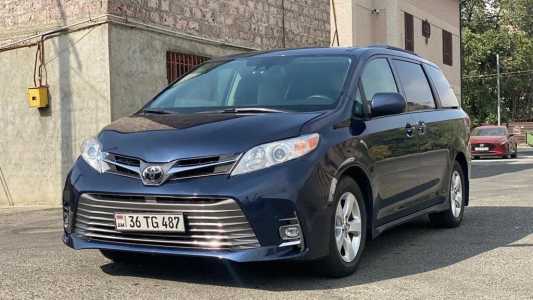 Toyota Sienna, Бензин, 2018