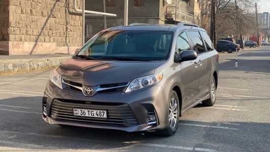 Toyota Sienna, Бензин, 2019