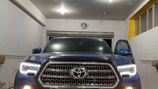 Toyota Tacoma, Бензин, 2018