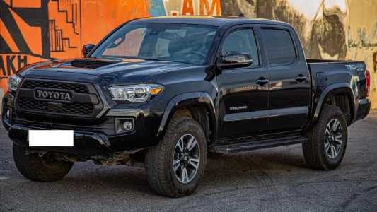 Toyota Tacoma, Бензин, 2018