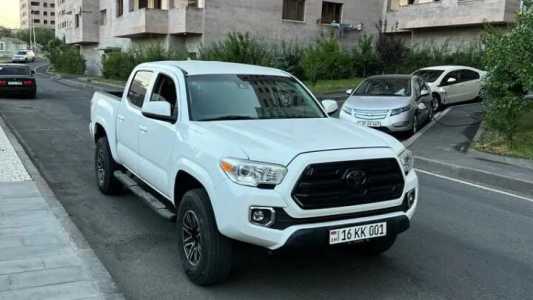 Toyota Tacoma, Бензин, 2019