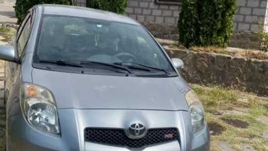 Toyota Vitz, Бензин, 2008