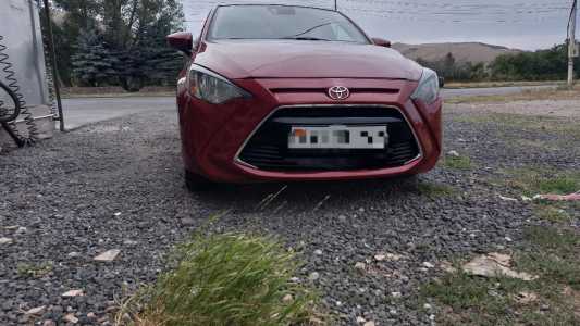 Toyota Yaris, Бензин, 2017