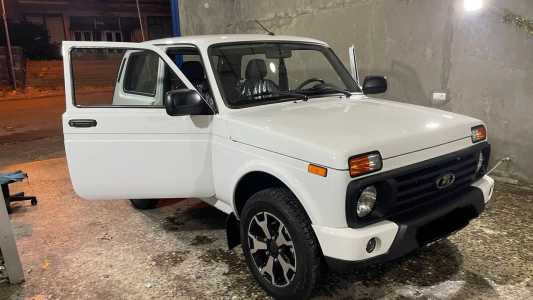 VAZ (Lada) Niva, Бензин, 2023