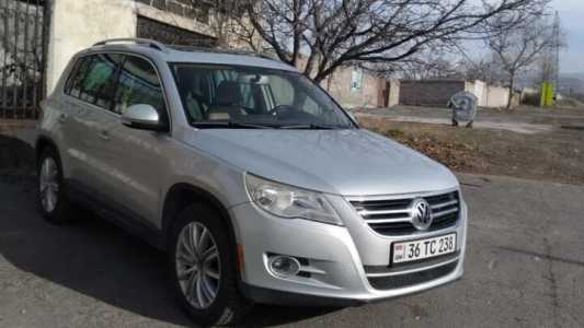 Volkswagen Tiguan, Бензин, 2009