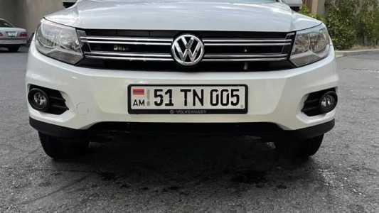 Volkswagen Tiguan, Бензин, 2012