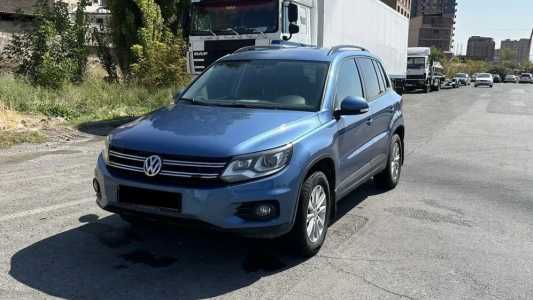 Volkswagen Tiguan, Бензин, 2013