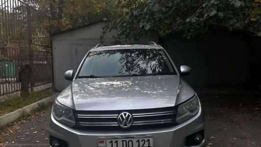 Volkswagen Tiguan, Бензин, 2013