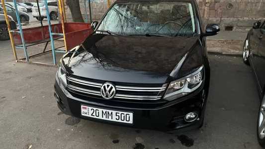 Volkswagen Tiguan, Бензин, 2017