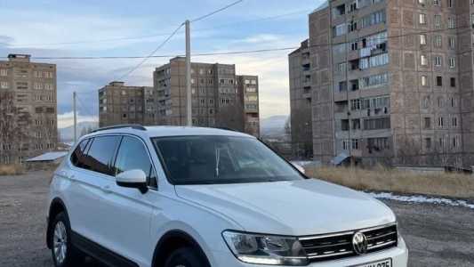 Volkswagen Tiguan, Бензин, 2019