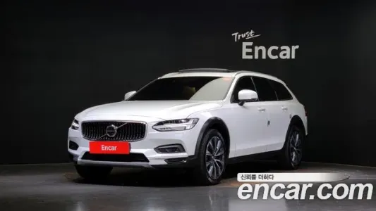 Volvo V90 Cross-Country, 2021