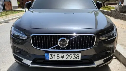 Volvo V90 Cross-Country, 2021