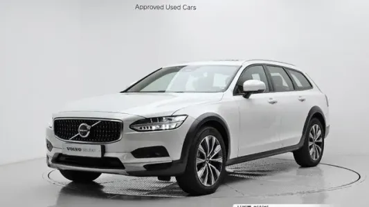 Volvo V90 Cross-Country, 2023