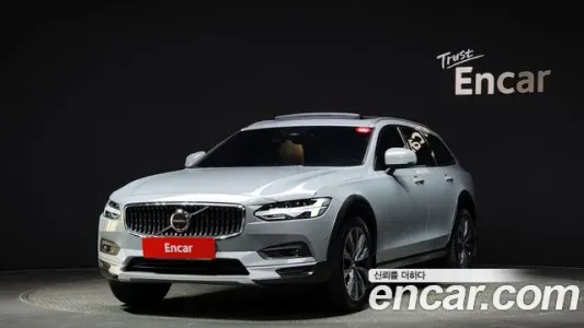 Volvo V90 Cross-Country, 2023