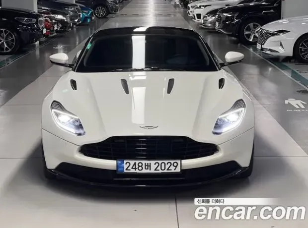 Aston Martin DB11, 2019