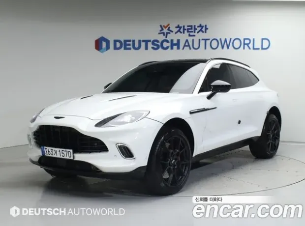 Aston Martin DBX, 2022