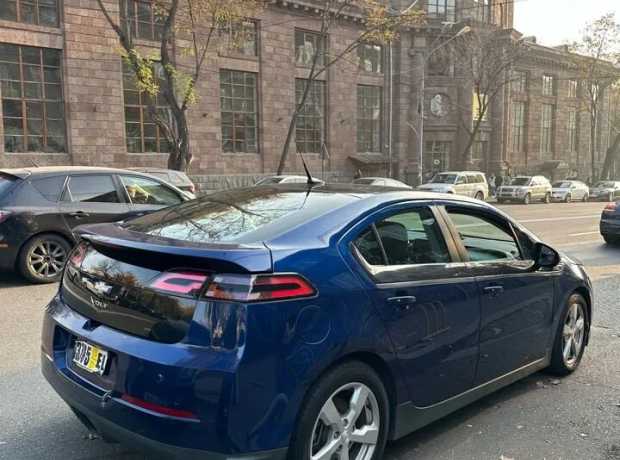 Chevrolet Volt, Гибрид, 2012