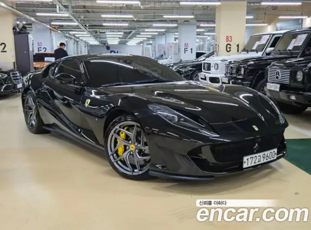 Ferrari 812 Superfast, 2020